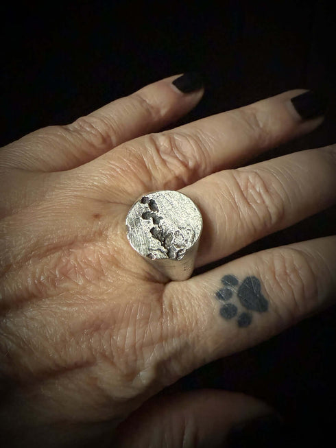 Broken Round Signet Ring